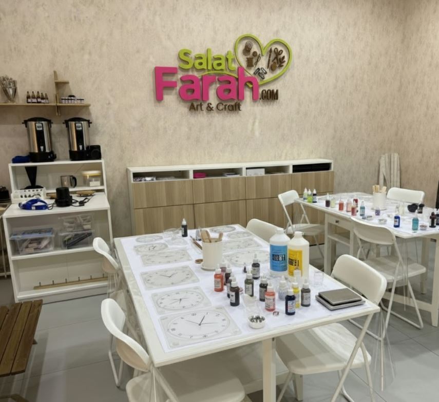 Shop inside table Salat farah
