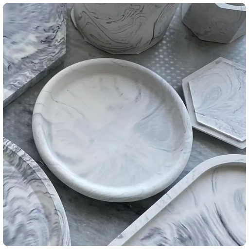Small round plate crystal silicone mold in Dubai for coasters and home décor crafts. Perfect for Jesmonite creations.