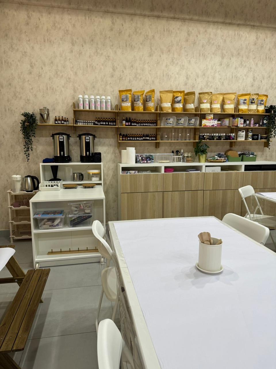 salat farah trading art and craft