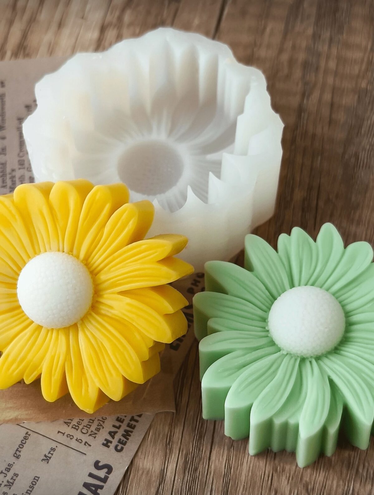 STUNNING Daisy Flower Silicone Mold – Sunflower Resin & Candle Mold for Aromatherapy Crafts - Image 3